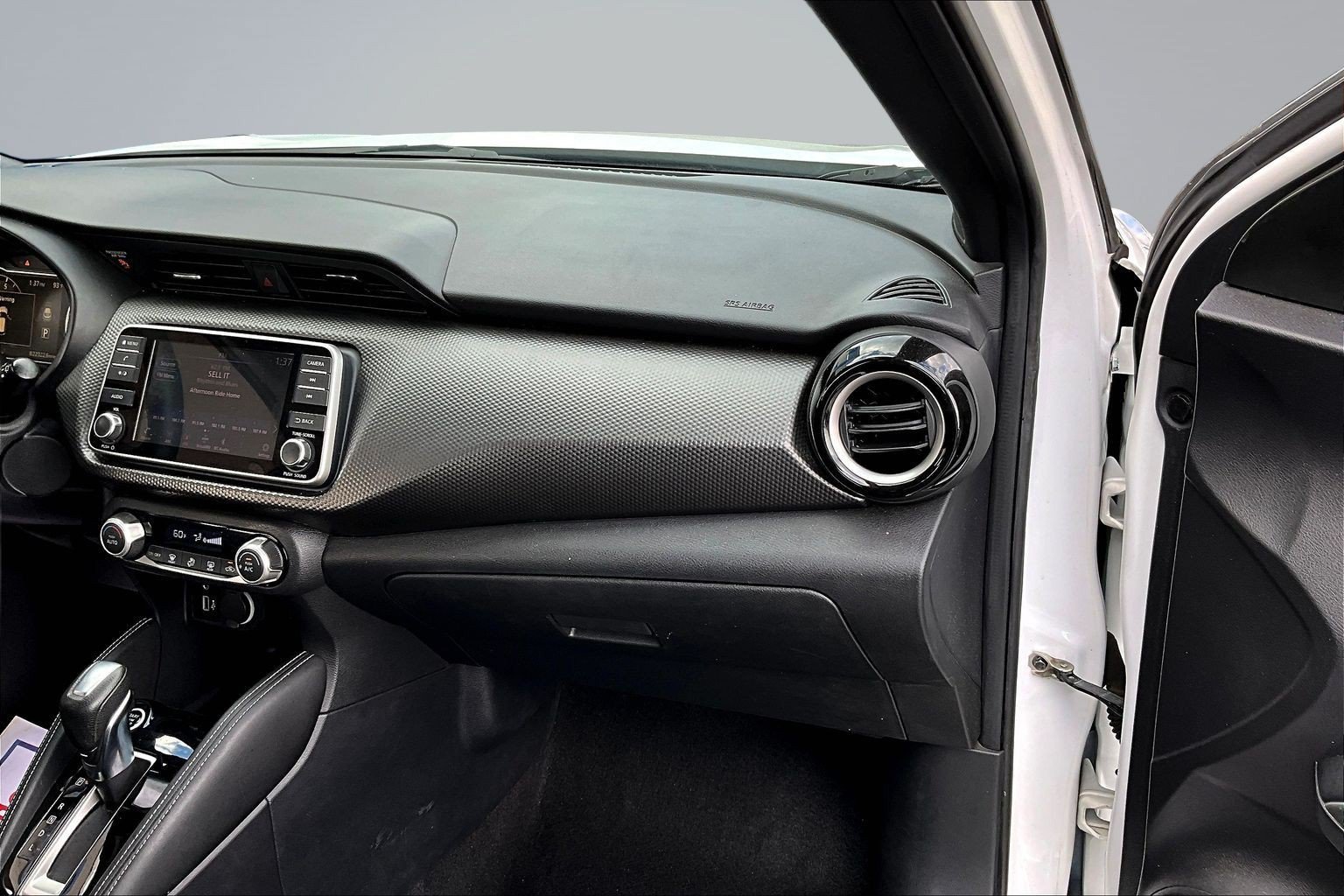 Used 2018 Nissan Kicks SV FWD image 23
