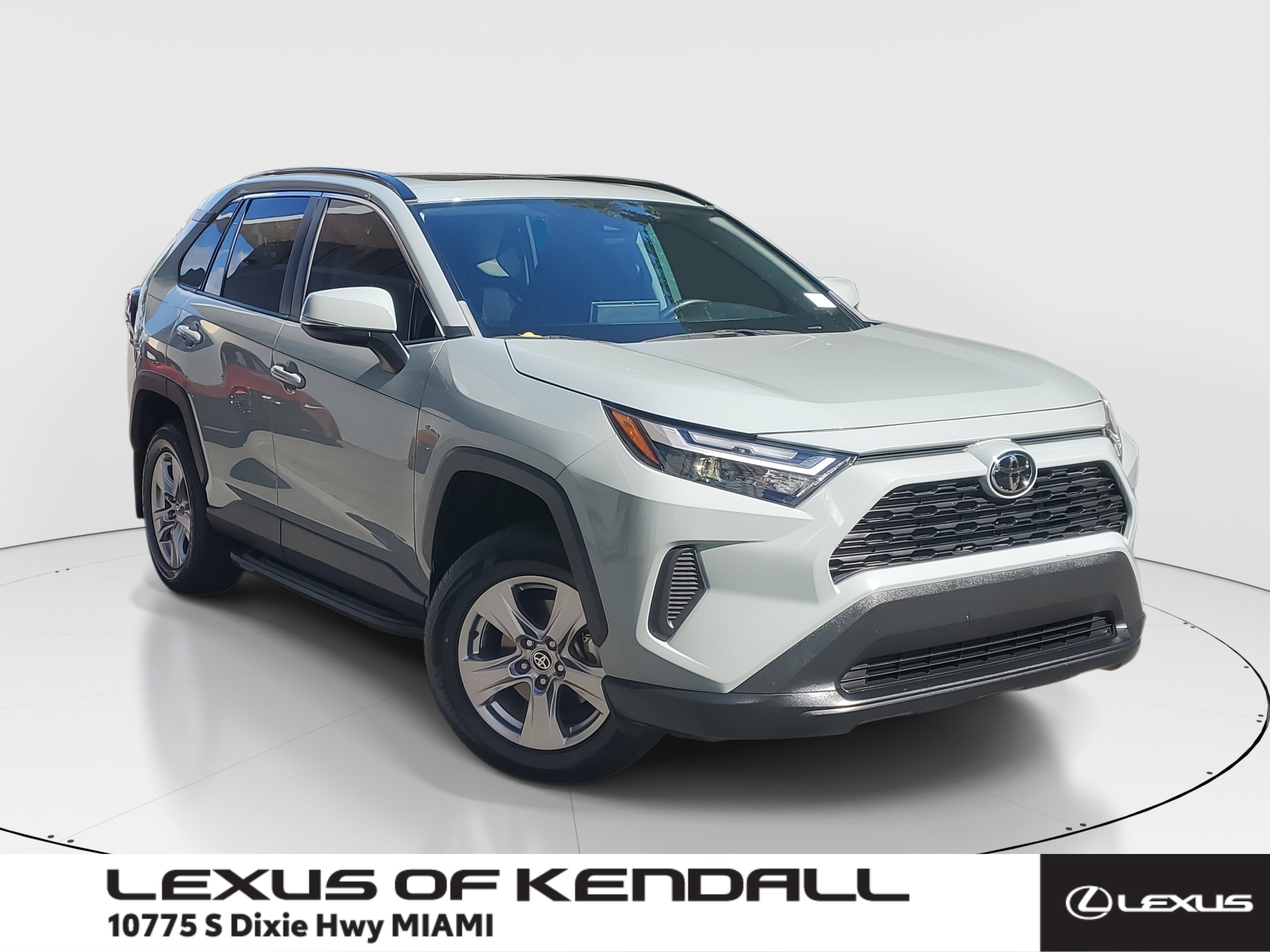 Used 2022 Toyota RAV4 XLE image 1