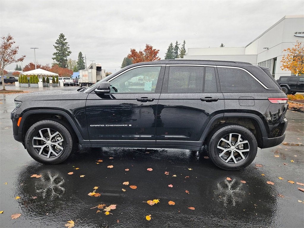 Certified 2025 Jeep Grand Cherokee Limited w/ Trailer Tow Package image 3