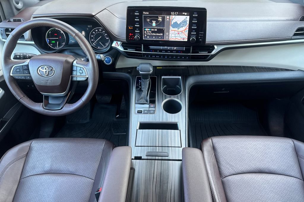 Certified 2023 Toyota Sienna Platinum image 12