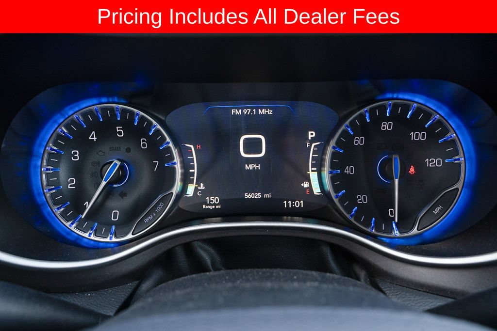 Used 2024 Chrysler Pacifica Touring-L FWD image 17