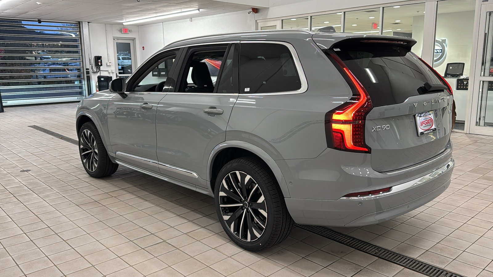 Used 2026 Volvo XC90 B6 Plus w/ Protection Package Premier image 7