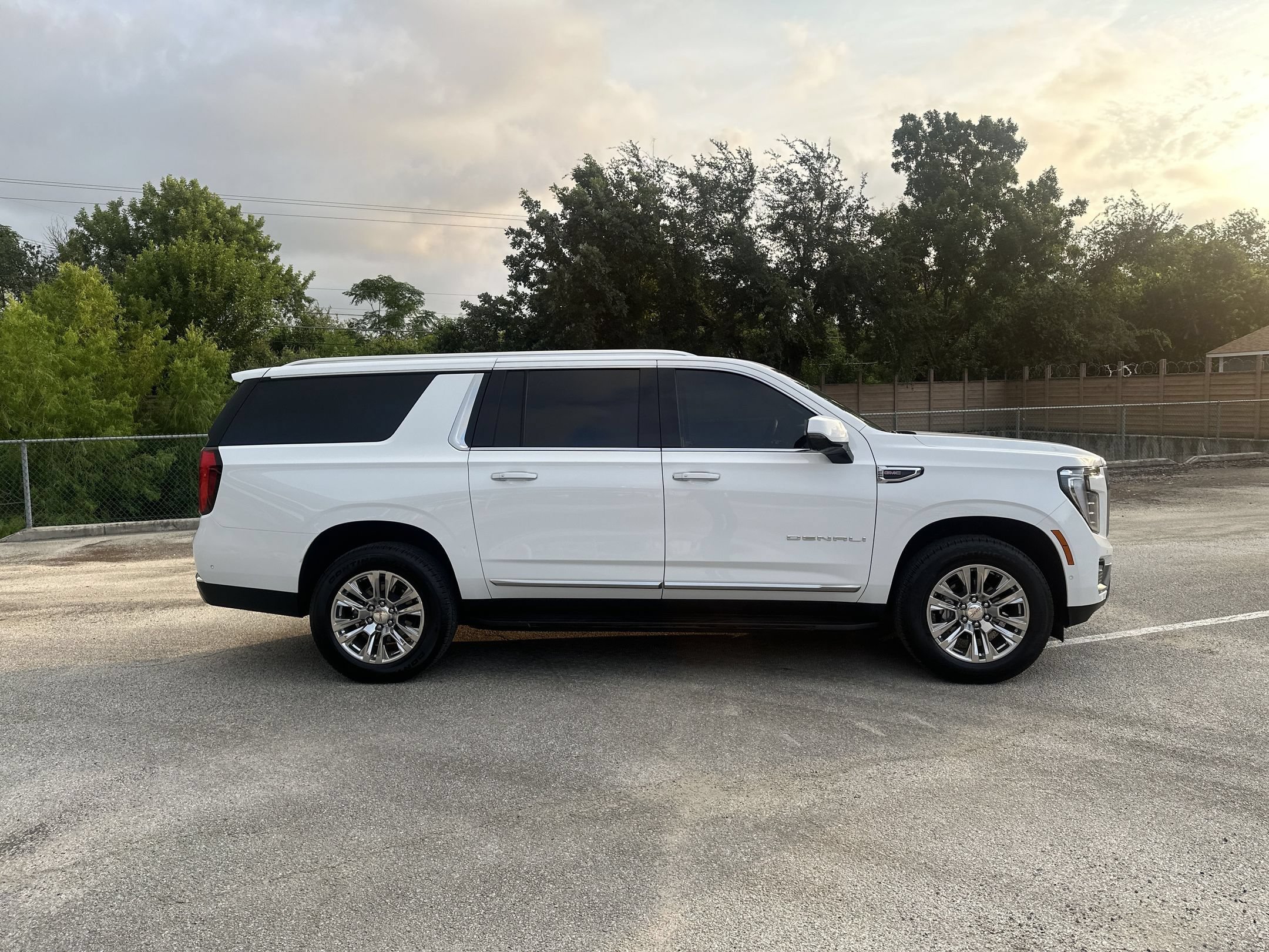 Used 2026 GMC Yukon XL Denali w/ LPO, Floor Liner Package RWD image 2