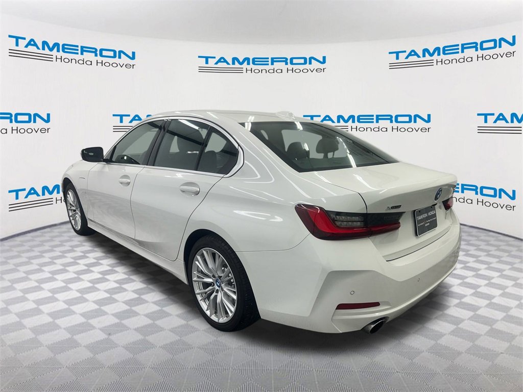 Used 2024 BMW 330e xDrive image 3