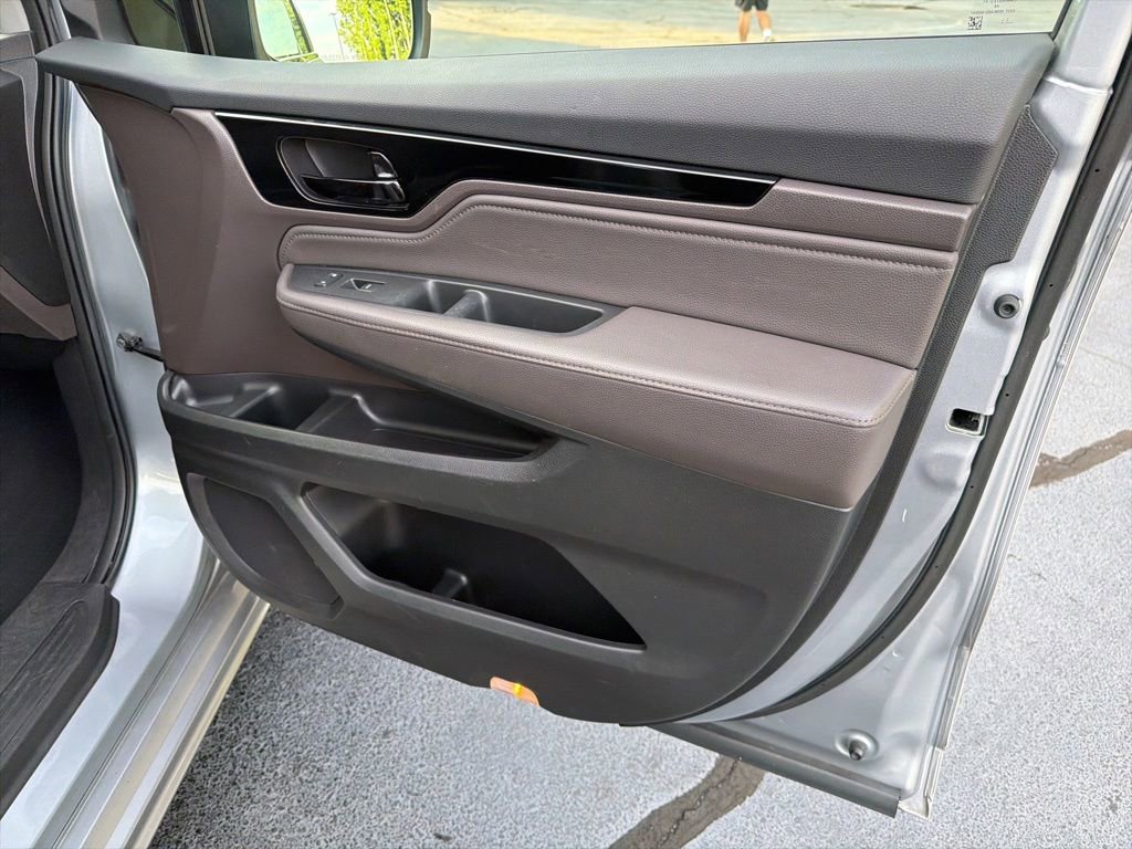 Used 2023 Honda Odyssey Touring image 32