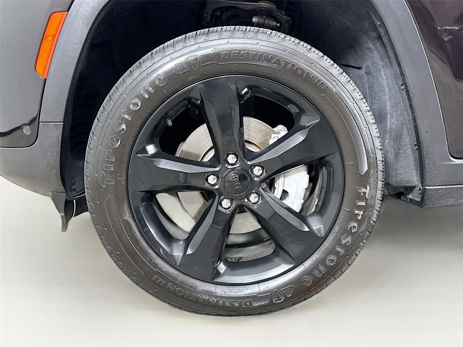 Used 2023 Jeep Grand Cherokee Limited w/ Luxury Tech Group II image 26