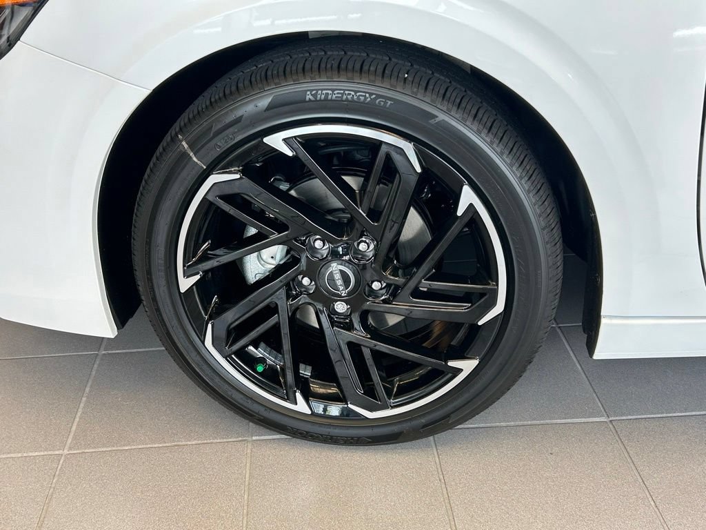 New 2026 Nissan Sentra SR w/ Floor Mat Package FWD image 48
