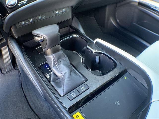 Certified 2025 Lexus ES 300h w/ Premium Package image 20
