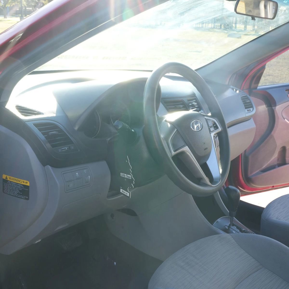 Used 2015 Hyundai Accent GS image 2