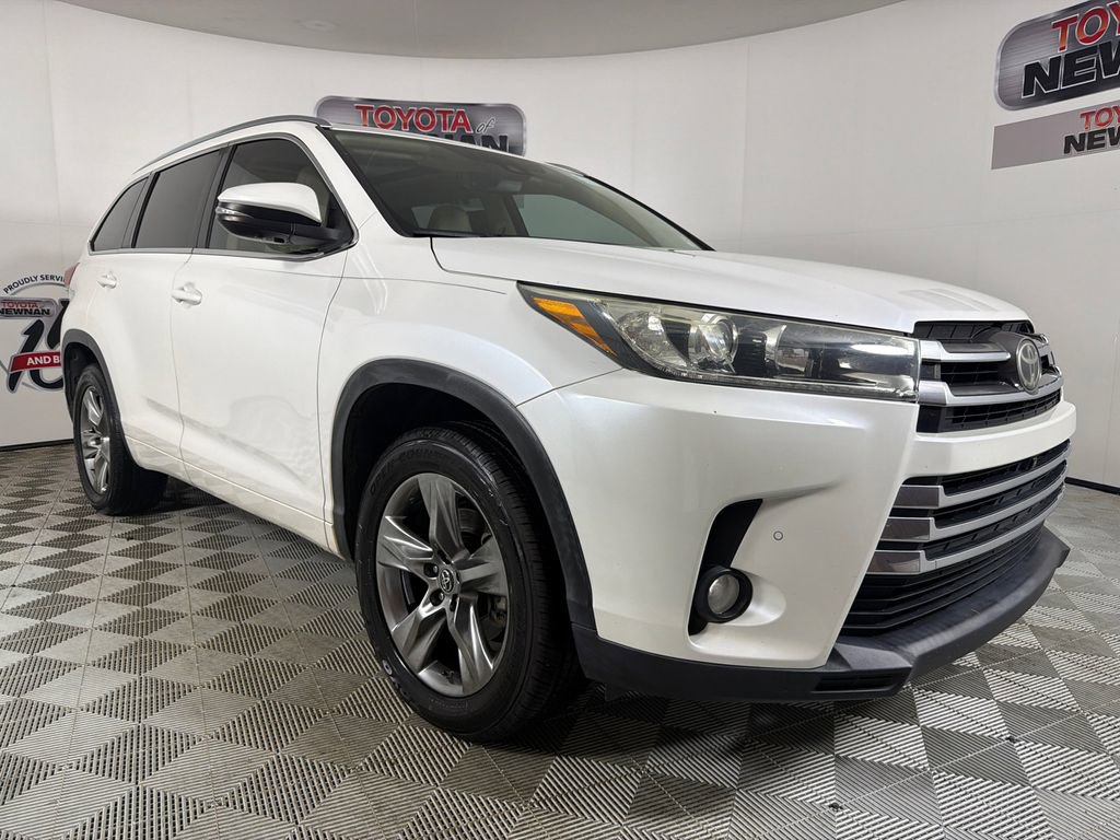 Used 2018 Toyota Highlander Limited Platinum FWD image 1