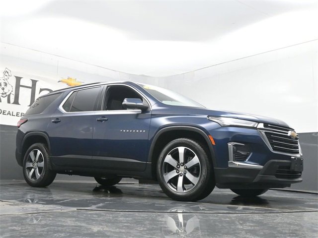 Used 2023 Chevrolet Traverse LT w/ LT Premium Package image 4