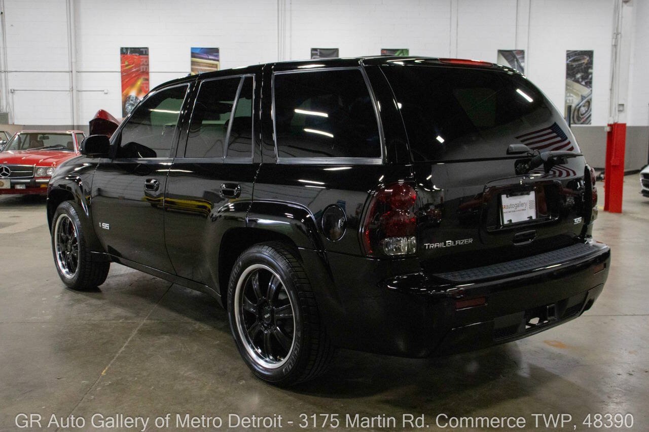 Used 2008 Chevrolet TrailBlazer SS w/ Sun And 6-Disc Cd Package AWD/4WD image 4