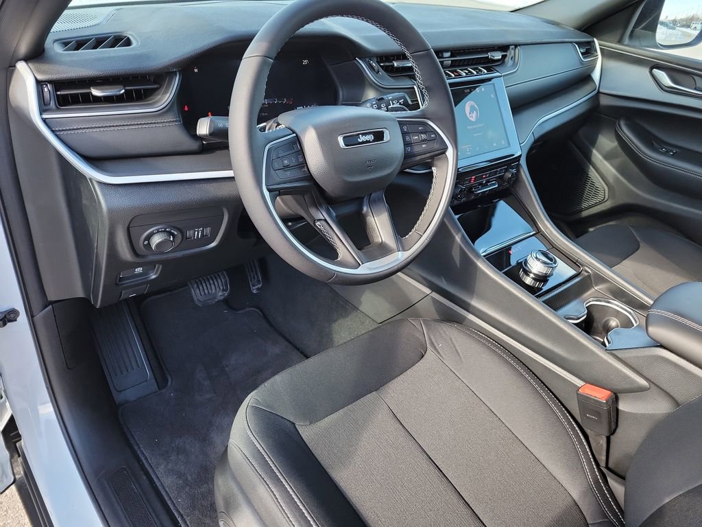 New 2025 Jeep Grand Cherokee Laredo X w/ Luxury Tech Group I image 20