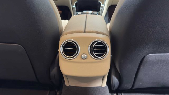 Used 2019 Mercedes-Benz C 300 Sedan image 16