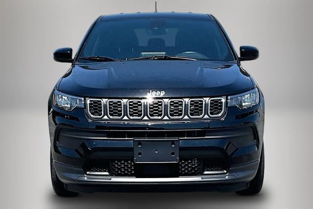 Used 2025 Jeep Compass Sport w/ Mopar Graphics Package AWD/4WD image 3