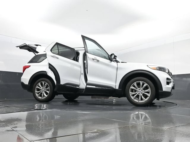 Used 2023 Ford Explorer Limited w/ Equipment Group 301A AWD/4WD image 35
