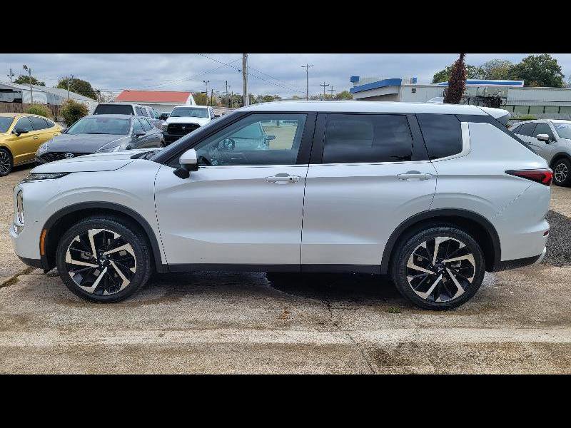 Used 2024 Mitsubishi Outlander SE