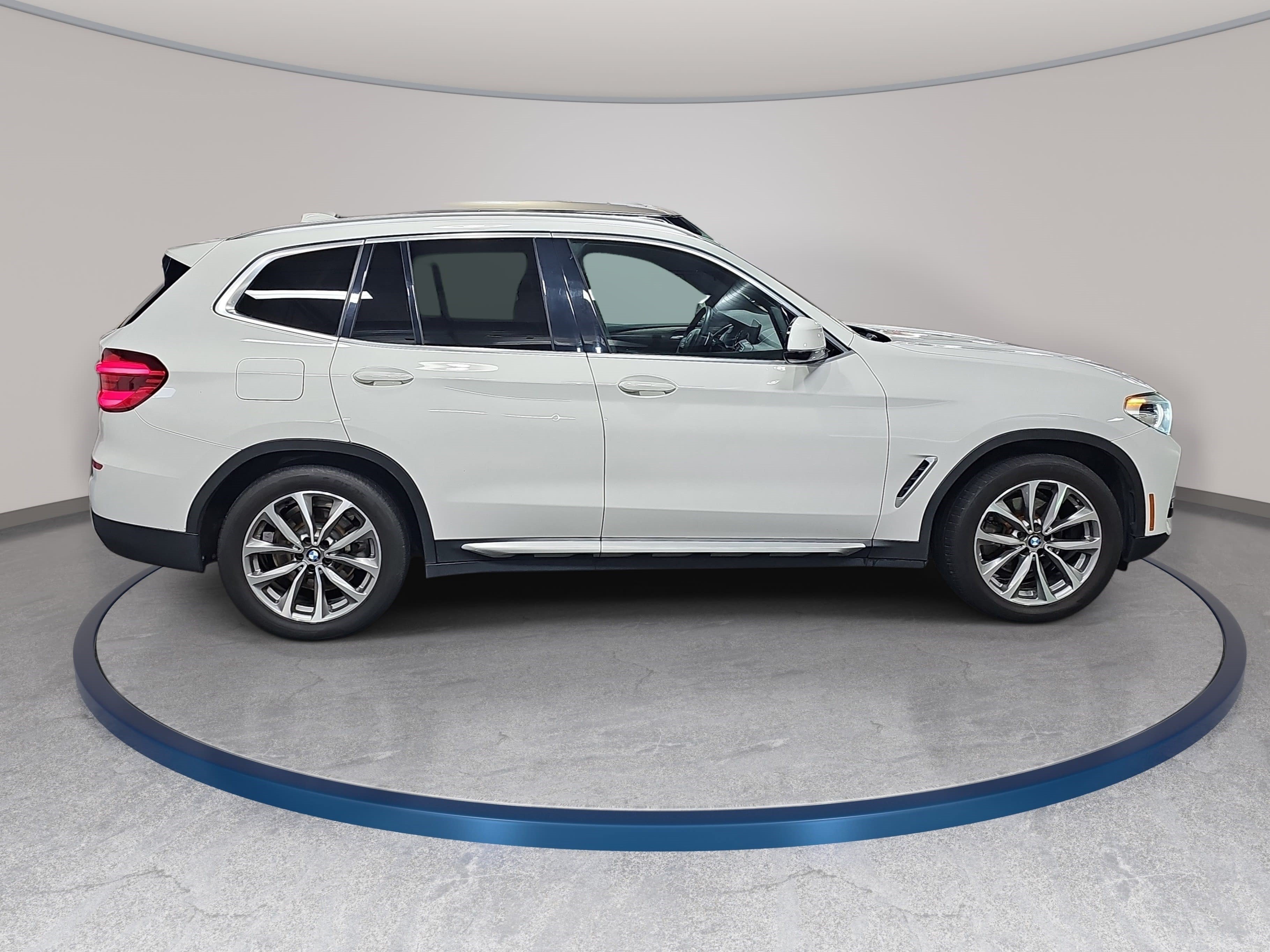 Used 2019 BMW X3 xDrive30i w/ Premium Package AWD/4WD image 4