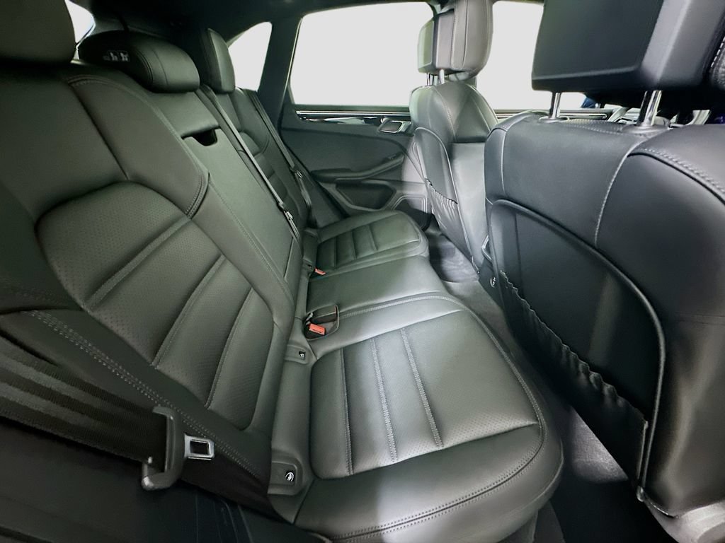 New 2025 Porsche Macan AWD/4WD image 29