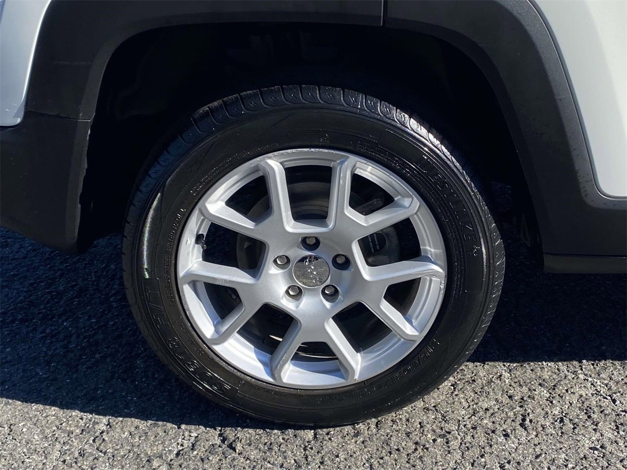 Used 2021 Jeep Renegade Latitude image 8