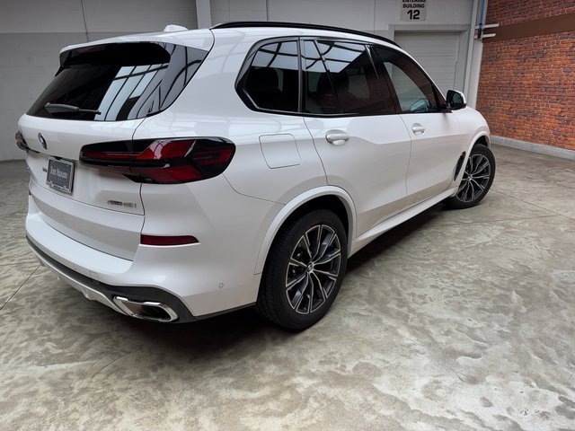 Certified 2024 BMW X5 xDrive40i w/ M Sport Package image 5