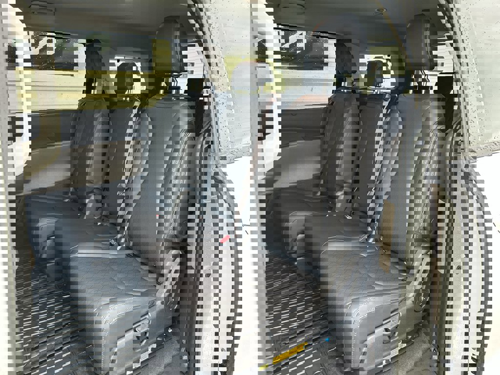 New 2026 Kia Carnival EX image 12