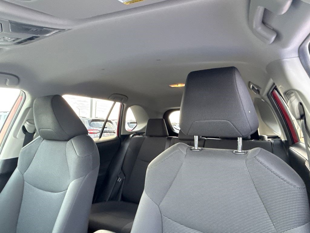 Used 2019 Toyota RAV4 LE w/ Carpet Mat Package AWD/4WD image 19