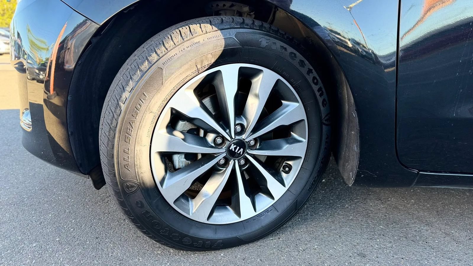 Used 2015 Kia Sedona SX FWD image 26