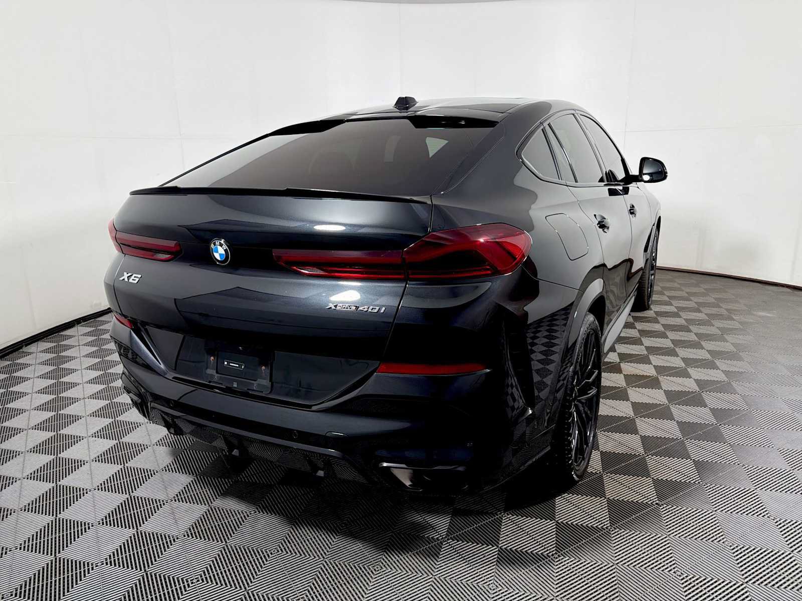 Used 2025 BMW X6 xDrive40i w/ Executive Package AWD/4WD image 6