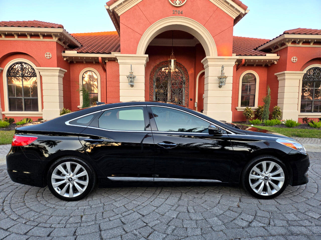 Used 2016 Hyundai Azera Limited image 9