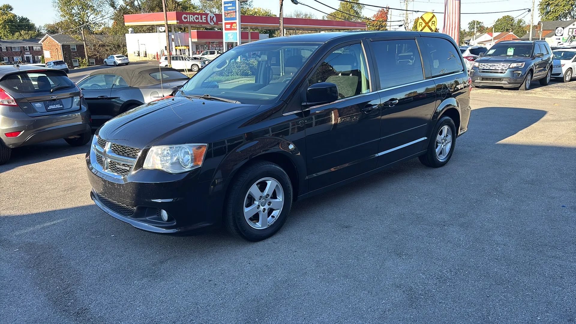 Used 2012 Dodge Grand Caravan Crew FWD image 6
