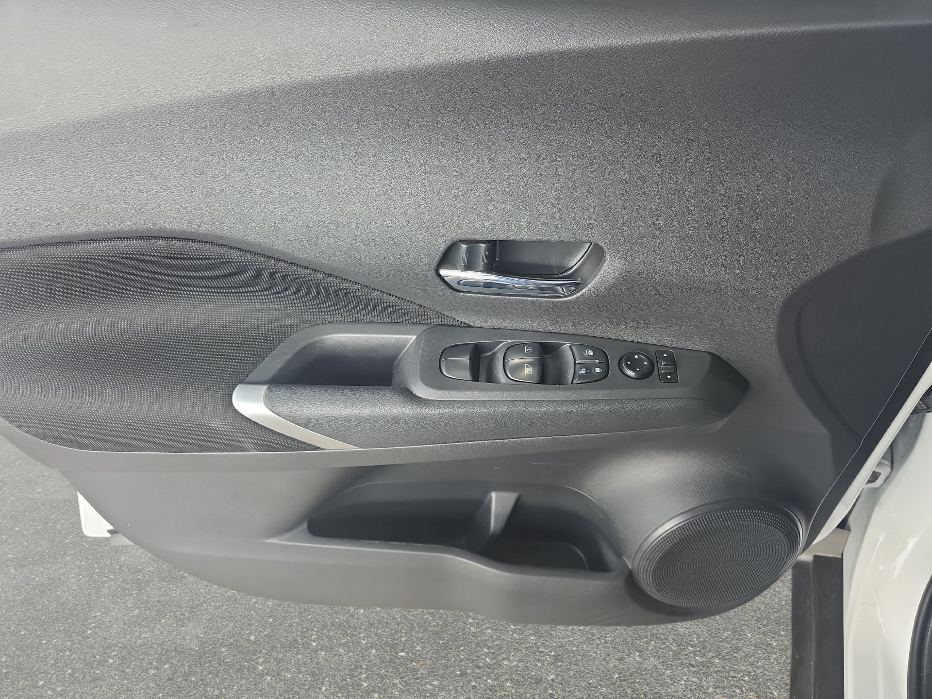 Used 2024 Nissan Kicks SV w/ Exterior Package FWD image 25