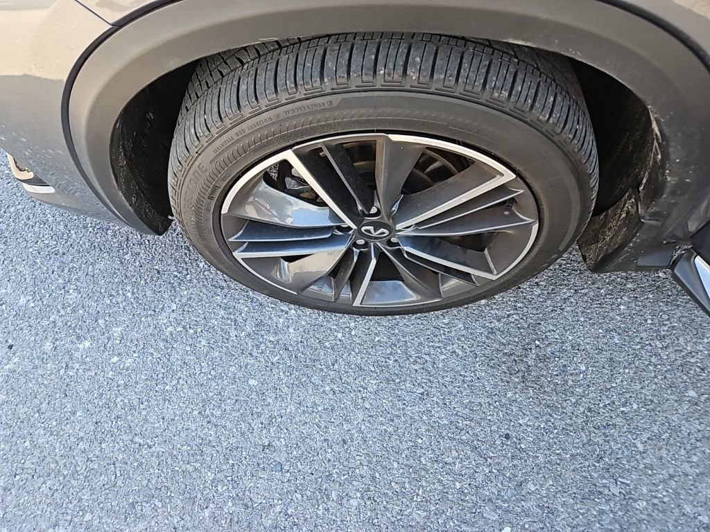 Used 2025 INFINITI QX55 Essential image 13