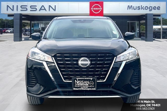 Used 2022 Nissan Kicks S FWD image 2