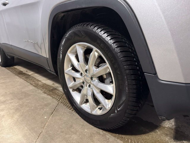 Used 2015 Jeep Cherokee Limited AWD/4WD image 17