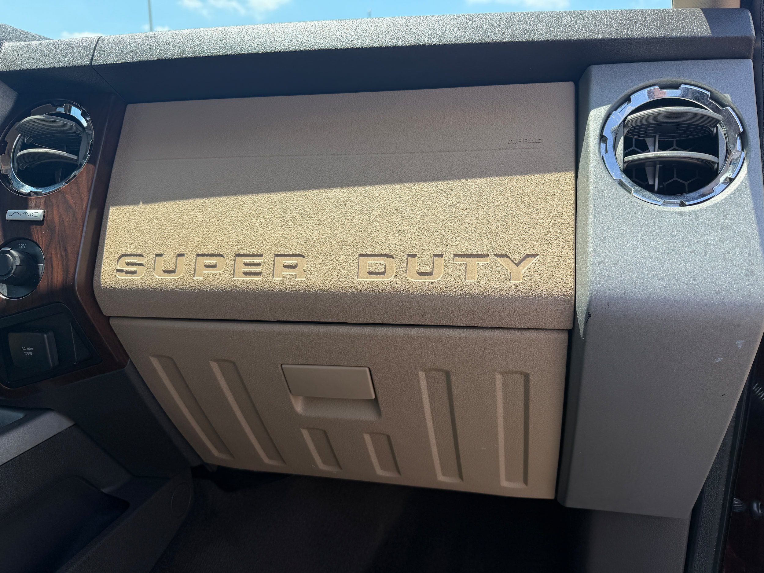 Used 2015 Ford F250 Lariat w/ Lariat Interior Package AWD/4WD image 25