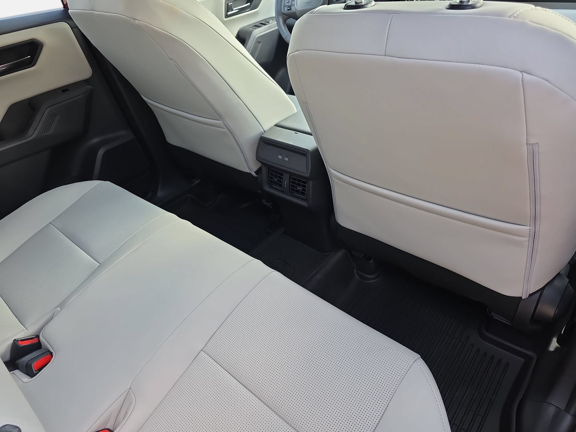 Used 2026 Toyota RAV4 XLE Premium w/ Panoramic Sun Roof Package AWD/4WD image 11