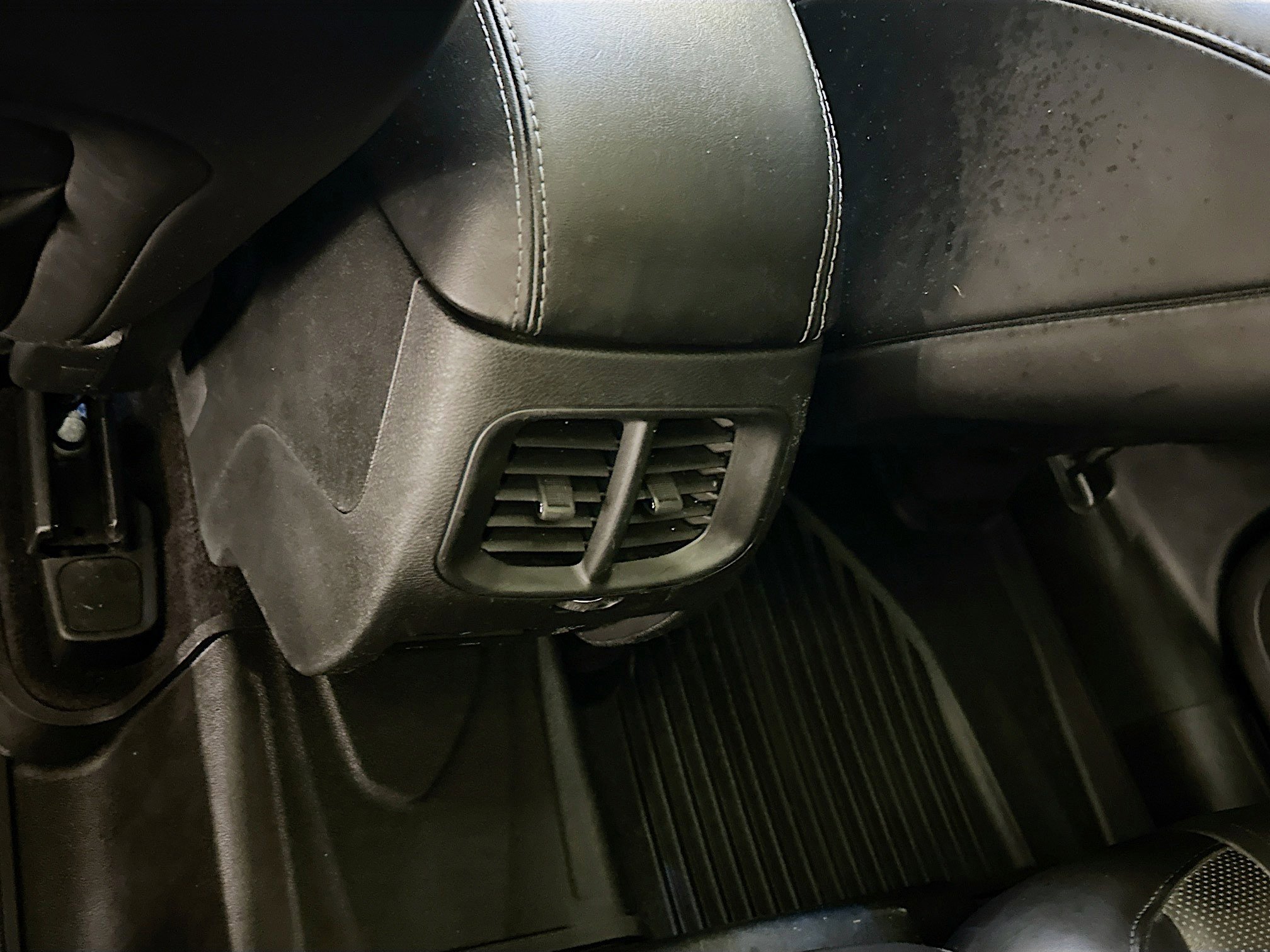 Used 2019 Jeep Cherokee Overland image 29