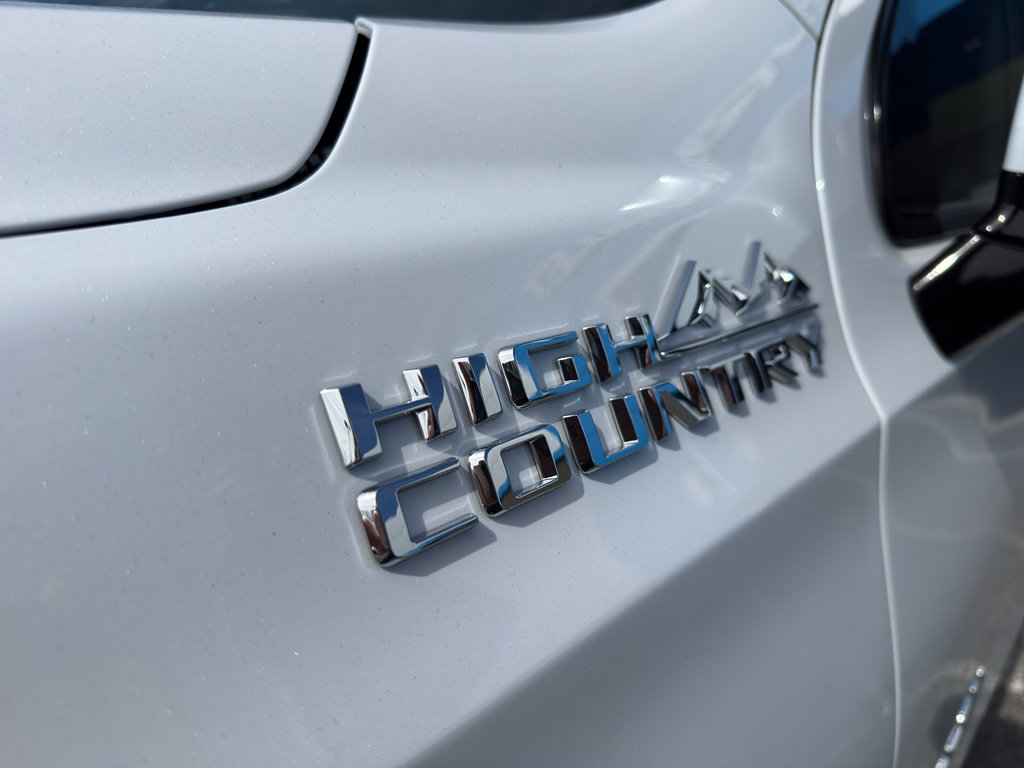 New 2026 Chevrolet Suburban High Country image 11