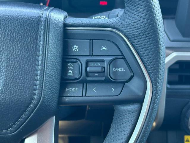 Certified 2025 Toyota Tacoma SR5 w/ SR5 Upgrade Package AWD/4WD image 39