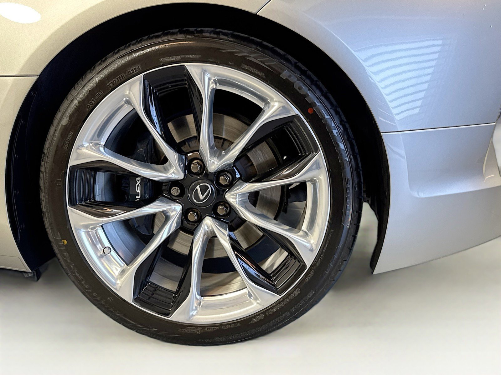 Used 2021 Lexus LC 500 Convertible w/ Touring Package RWD image 27