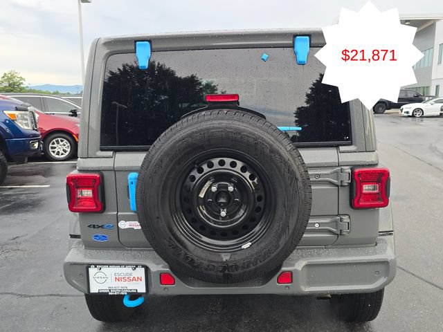 Used 2022 Jeep Wrangler Unlimited Sahara AWD/4WD image 4