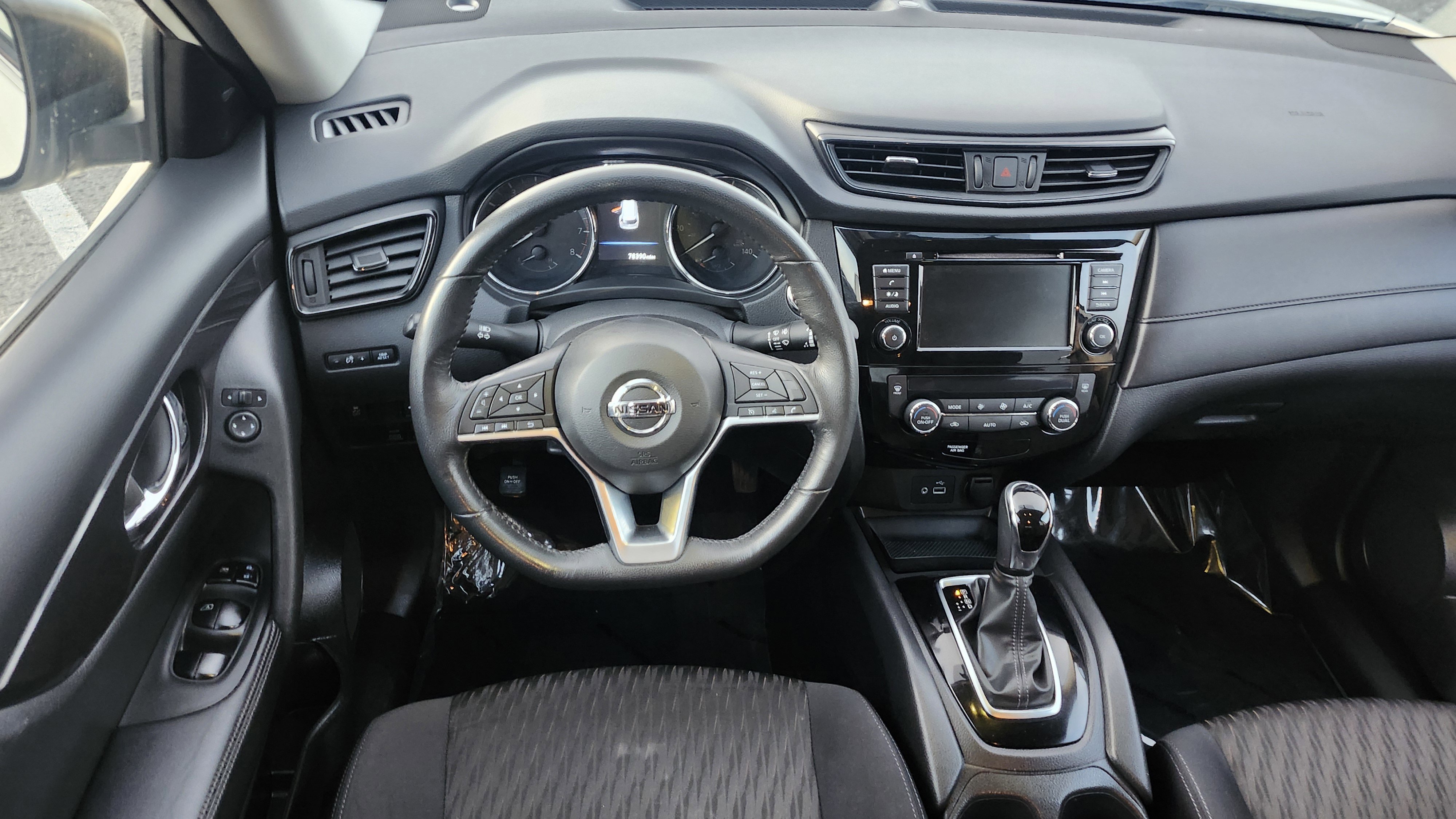 Used 2018 Nissan Rogue SV image 28