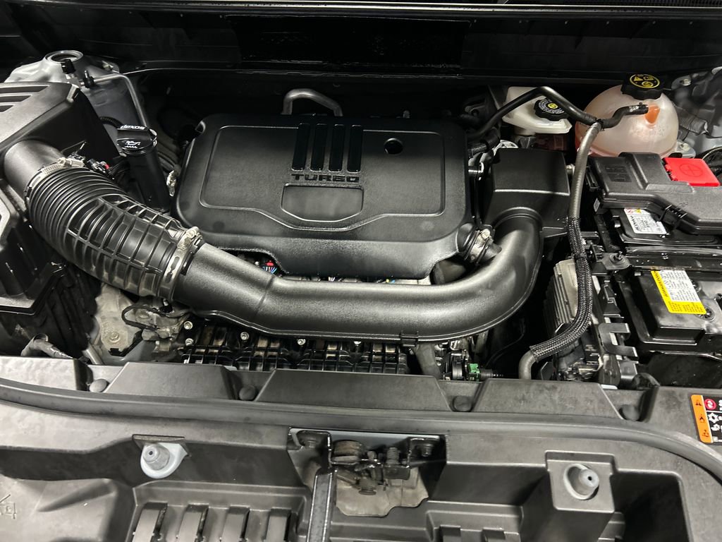Used 2023 GMC Acadia SLE image 27