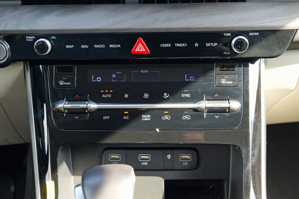 Used 2024 Kia Carnival EX image 50