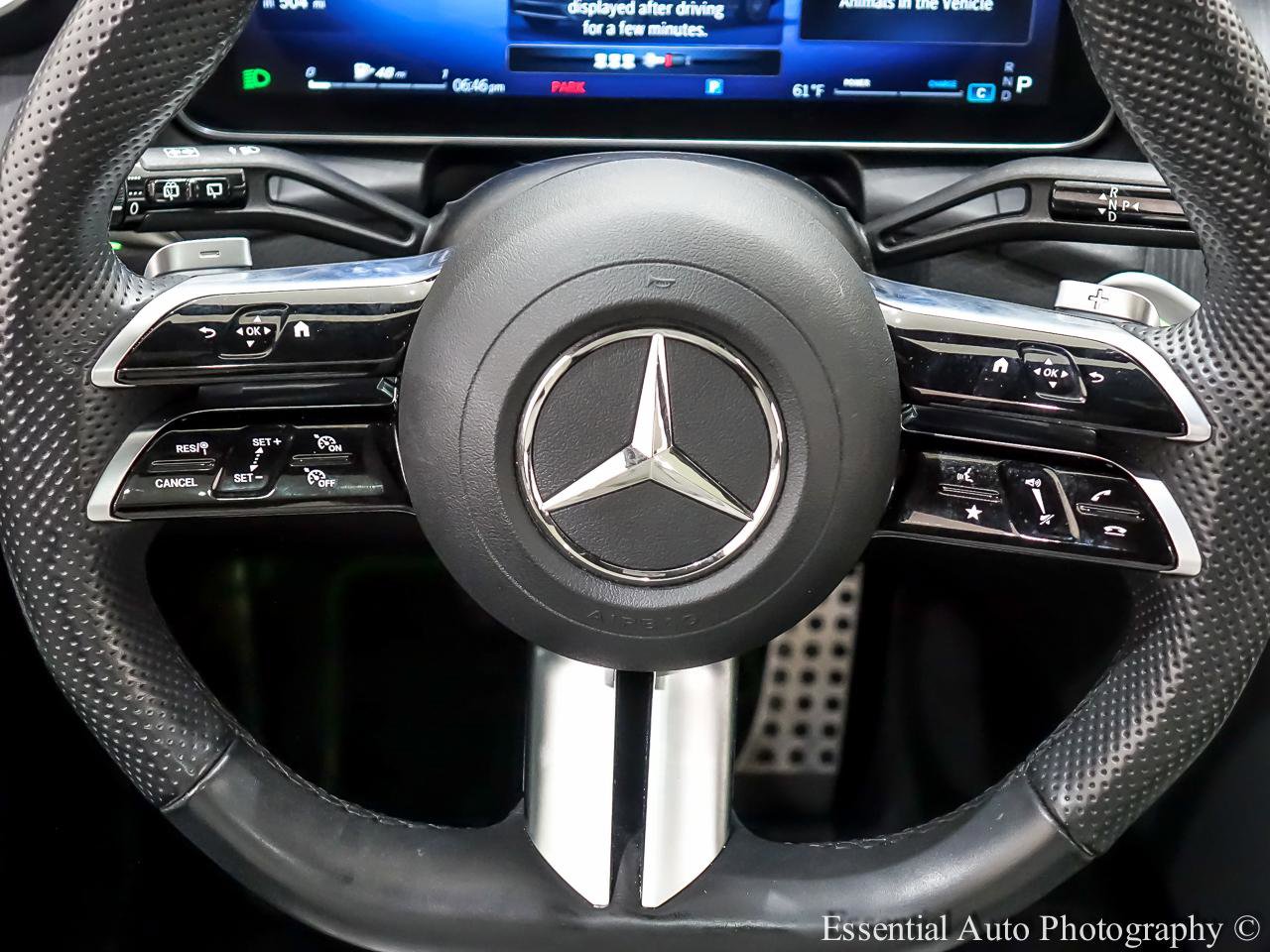 Used 2023 Mercedes-Benz GLC 300 4MATIC w/ AMG Line image 19