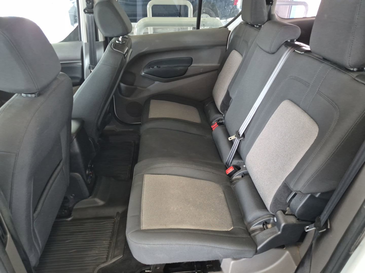 Used 2020 Ford Transit Connect XL image 13