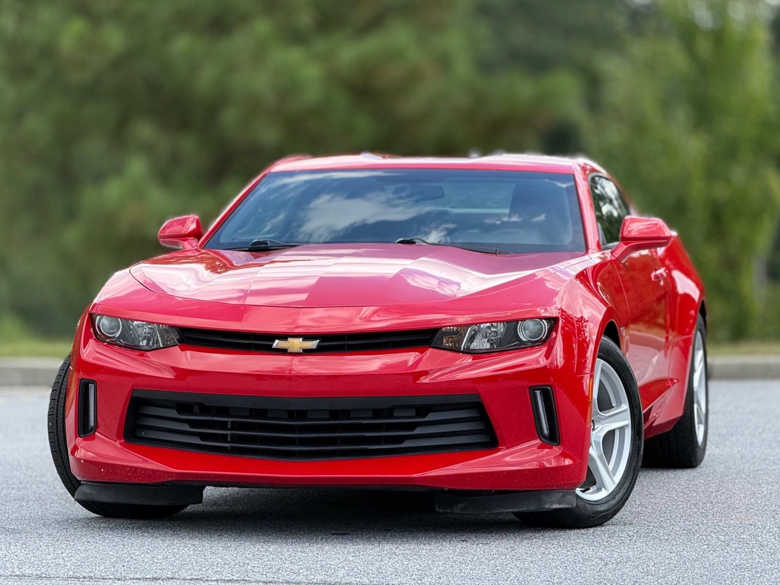 Used 2017 Chevrolet Camaro LT RWD image 2