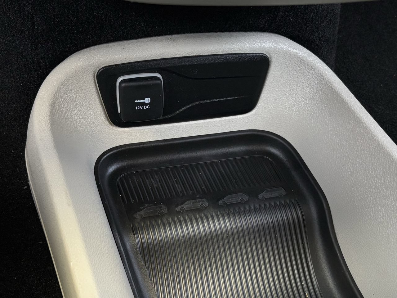 Used 2024 Chrysler Pacifica Touring-L FWD image 22