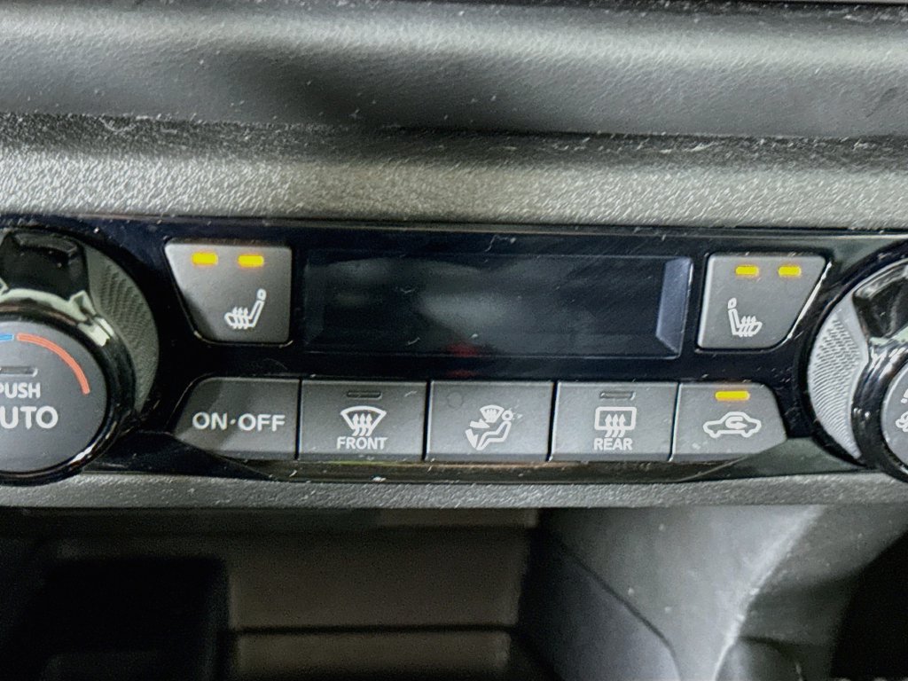 Certified 2023 Nissan Kicks SR w/ SR Premium Package FWD image 12
